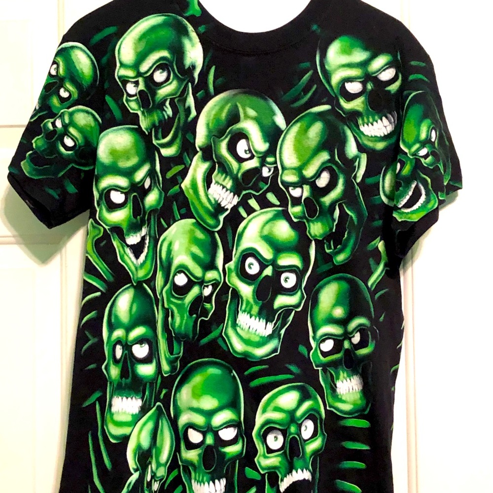 Men’s Small Liquid Blue Floating Skulls Tee Shirt
